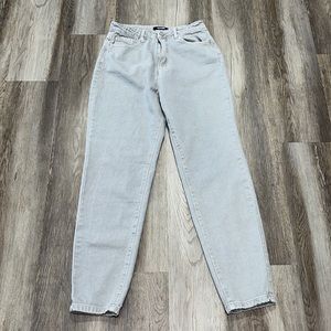 Missguided high rise mom jeans size 4